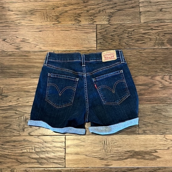 Levi’s Mid Length 4” Inseam Shorts Size 26 - Picture 2 of 16